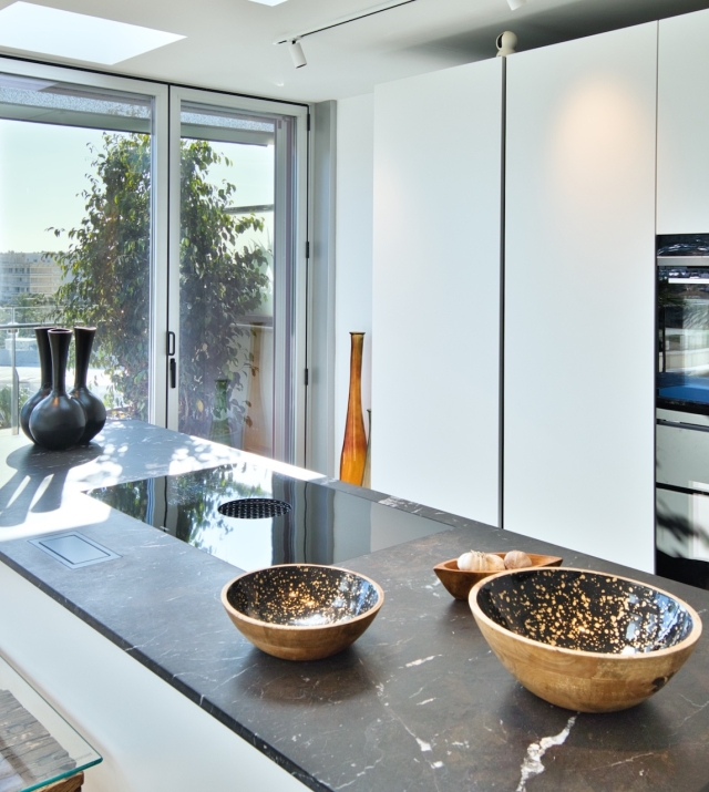 Resa Estates Ibiza te koop penthouse Marina botafoch for sale Ibiza kitchen 5.jpeg